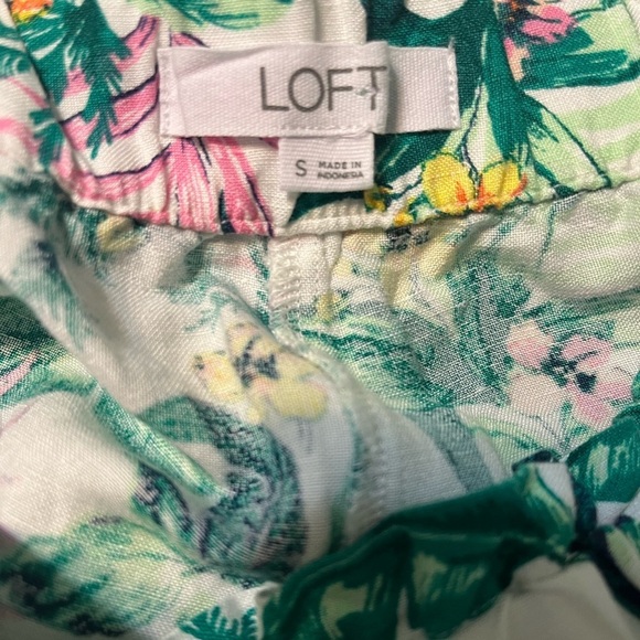 Tropical Linen Blend LOFT Pull on Shorts Small - Picture 7 of 8